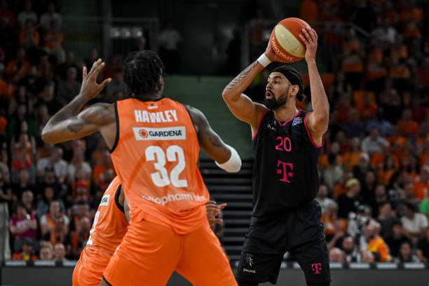 而在里尔一 而在里尔一